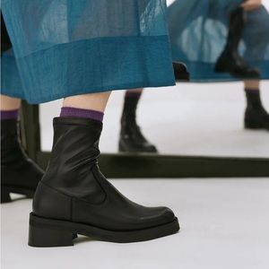 Oliana E8 Miista Black boots US 8.5 EU 39